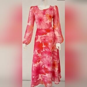Woman's Pink Floral Dress.